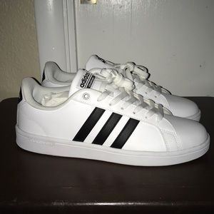 Adidas neo cloudfoam men’s size 9! Never been worn